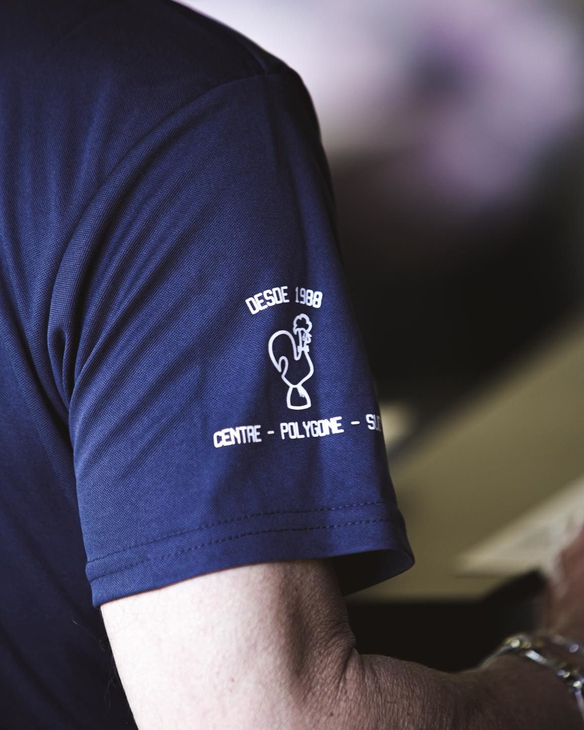 “Desde 1988”… et ça se porte avec fierté             nUn t-shirt, une équipe, une passion q...